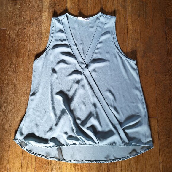 All In Favor Camely Surplice V-neck blouse - M - EUC - Picture 2 of 5